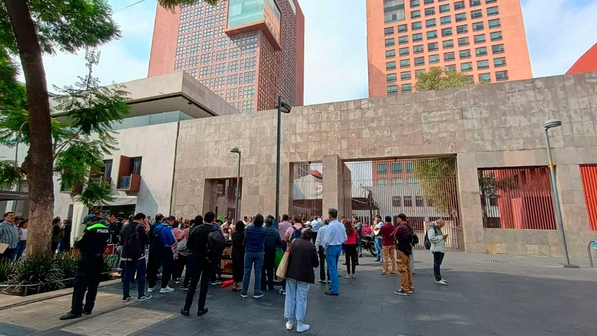 Protestan por cierre de juzgados en la Ciudad de México