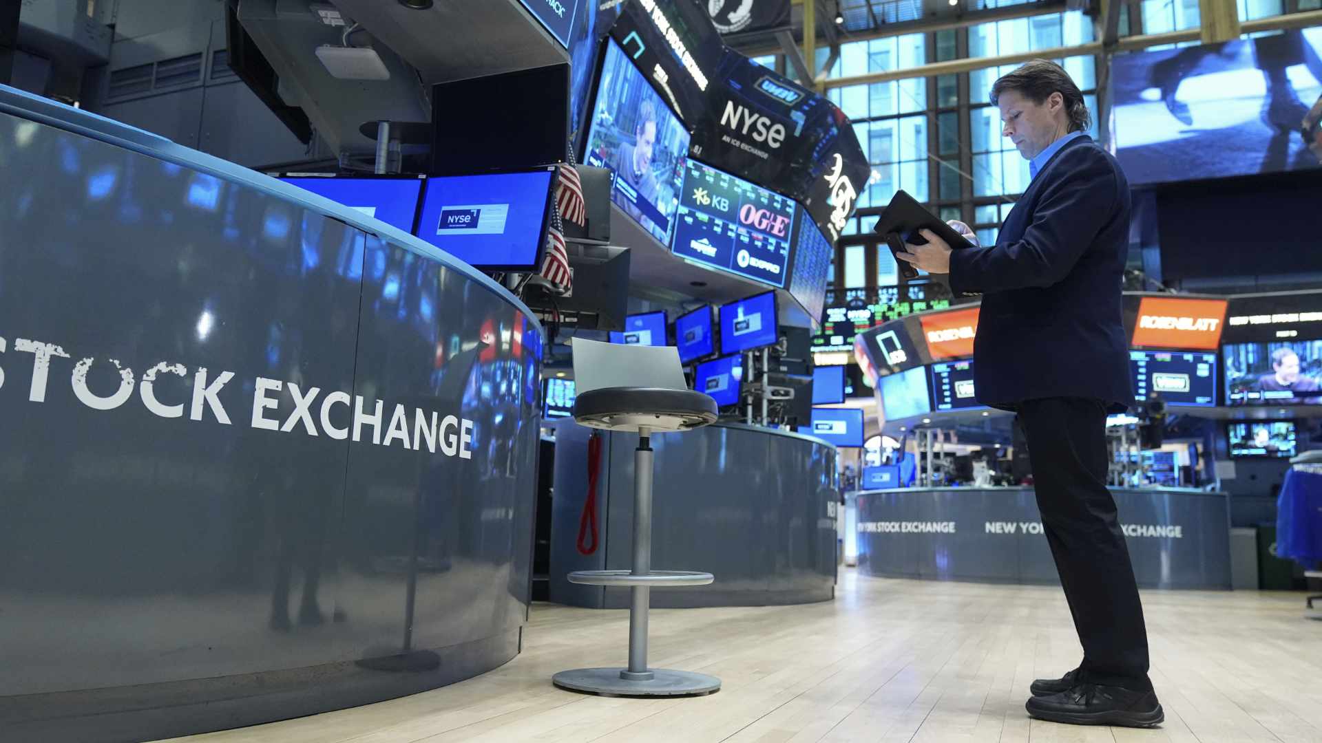 S&P 500 supera los 7 mil 100 puntos por primera vez